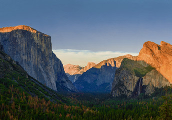 Yosemite National Park Valley from Tunnel View