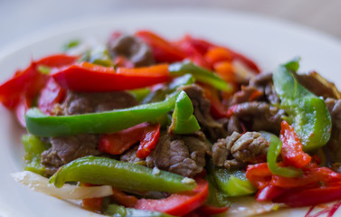 carne en rajas  con pimiento morron