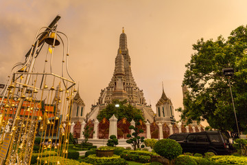 Naklejka premium Wat Arun -the Temple of Dawn in Bangkok, Thailand