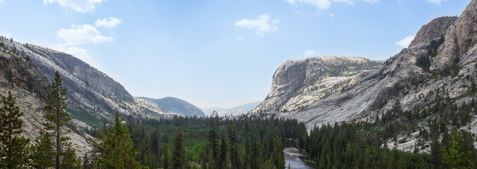 Naklejka na ściany i meble Glen Aulin Valley - Yosemite National Park