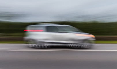 Obraz na płótnie Canvas Zykloide durch Langzeitbelichtung eines fahrenden Autos - Cycloids by long-term exposure of a driving car