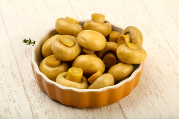 Marinated champignons