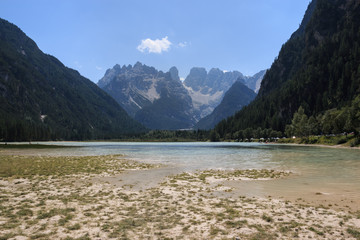Lago di Landro - Sullo sfondo il monte Cristallo (Dolomiti)