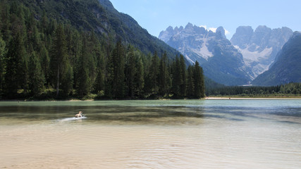 Lago di Landro - Sullo sfondo il monte Cristallo (Dolomiti)