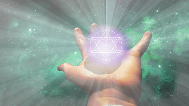 Heilenergie mit Metatrons W&uuml;rfel
Heilstrahlen kommen aus Metatrons W&uuml;rfel und violettem Strahl. Hintergrund Kosmos gr&uuml;n