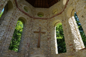 Ruine Kapelle Maria Hilf in Mühlheim an der Donau in Süddeutschland