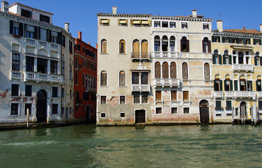Naklejka premium maisons du grand canal