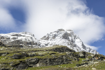 Fototapeta na wymiar The south face of the Matterhorn/Cervino from the track to the Rifugio Duca degli Abruzzi all'Oriond/Refuge Duc des Abruzzes à l'Oriondé