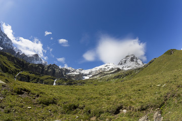 Naklejka premium The south face of the Matterhorn/Cervino from the track to the Rifugio Duca degli Abruzzi all'Oriond/Refuge Duc des Abruzzes à l'Oriondé