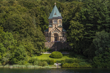 Obraz premium Votivkapelle bei Berg am Starnberger See zu Ehren von König Ludwig II. von Bayern