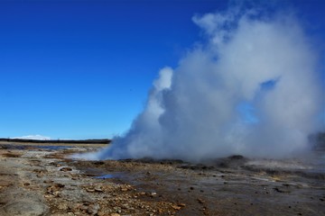 Fototapeta na wymiar Strokkur Geysir, geothermal area in Iceland - part of the Golden Circle