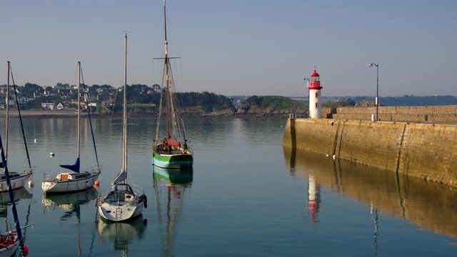 Erquy Hafen in der Bretagne, Frankreich