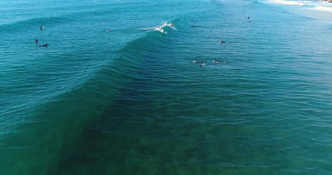 Surfista en playa de la Vega