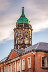 Fototapeta na wymiar Monument and church in Dublin, Ireland