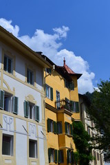 Fototapeta premium Malerische Altstadtgassen in Schlanders-Südtirol 