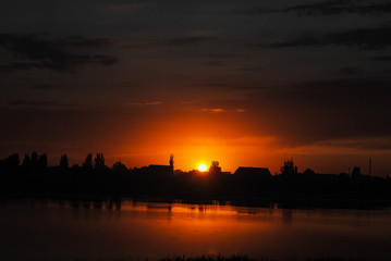 Fototapeta na wymiar Sunset and water