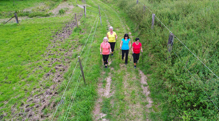 Obraz premium Walkinggruppe Luftaufnahme