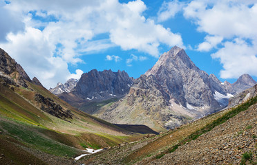 Obraz premium Landscape of beautiful high Fan mountains in Tajikistan