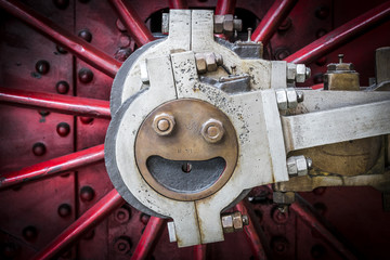 Lächelndes Antriebsrad einer Lokomotive