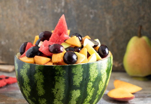 Fruchtsalat bilder – Bläddra bland 1,345 stockfoton, vektorer och ...