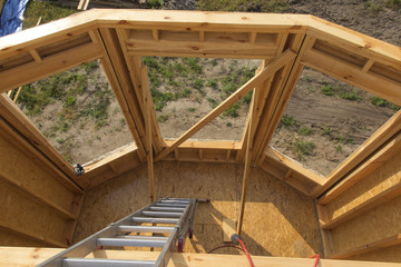 Building a home bayonet in skeleton technology during rain