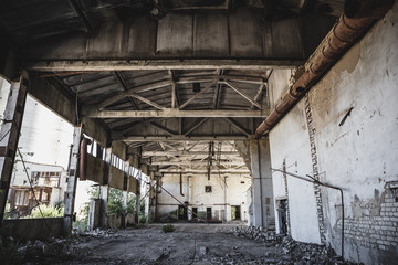 Fototapeta na wymiar Abandoned factory, abandoned warehous