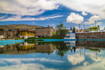 Fototapeta premium El reflejo engaña? 