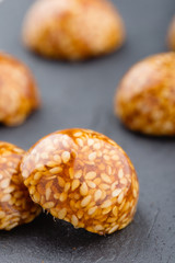 sesame seeds caramelized in sugar