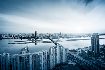 Obraz premium shanghai interchange overpass and elevated road in nightfall