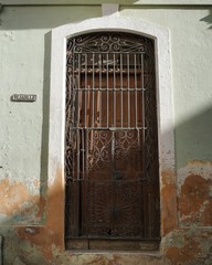 Straßen von Havanna, Hauseingänge, Menschen, Stadtleben, Kuba - Karibik