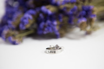 wedding ring with Statice dry flower