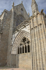 Fototapeta na wymiar La cathédrale Saint Samson à Dol de Bretagne. Ile et Vilaine. Bretagne