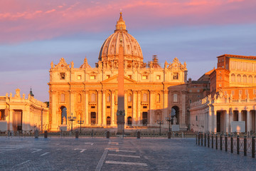 Fototapeta premium Panoramic view of The Papal Basilica of St. Peter in the Vatican or Saint Peter Cathedral at sunrise in Rome, Italy.