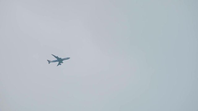 View of plane descenting before landing