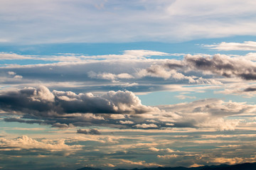 Obraz premium colorful dramatic sky with cloud at sunset