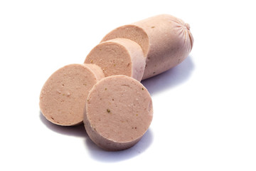 Fleischwurst Jagdwurst isoliert freigestellt auf weißen Hintergrund, Freisteller
