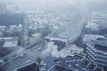 雪の首都高