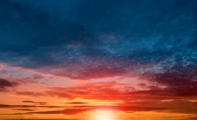 Photo sur Plexiglas Ciel Beautiful summer sunset with dramatic sky.