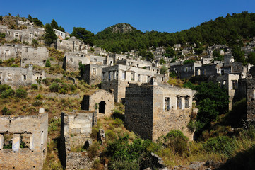 Fototapeta premium A view of the cliffside town of Kayakoy in Fethiye,Turkey.