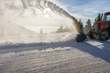 Schneefräse im Einsatz © kelifamily