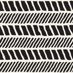 Hand drawn style seamless pattern. Abstract geometric tiling background in black and white. Vector doodle line lattice