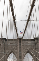 Drapeau USA en haut du pont