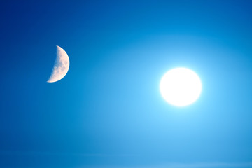 Obraz na płótnie Canvas Sonne und Mond