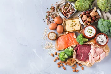 Fototapete Produktauswahl Auswahl an gesunden Proteinquellen und Bodybuilding-Lebensmitteln