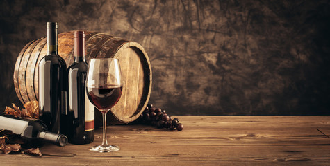 Traditional winemaking and wine tasting - obrazy, fototapety, plakaty