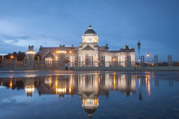 Fototapeta premium Reflection of Anantasamakhom Throne Hall in Bangkok, Thailand.