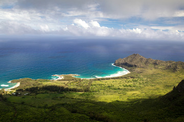 Luftaufnahme der Ostküste von Kauai, Hawaii, USA ind er Nähe von Lihue.