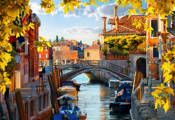Fototapety  Motorboats in Venice autumn