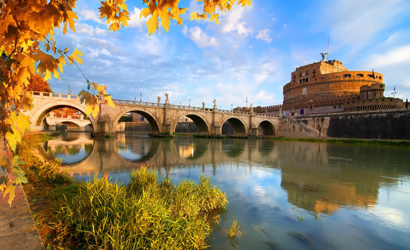 Italian bridge of Saint Angelo in autumn