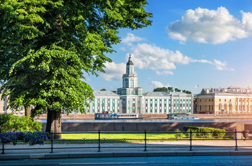 Кунсткамера и летнее утро Kunstkammer and summer morning